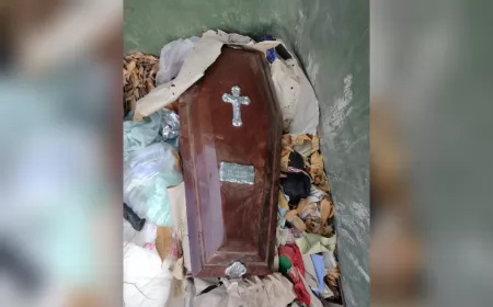 San Lorenzo: Encontraron un ataúd en un contenedor de basura