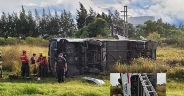 Falleció uno de los operarios que viajaba en el colectivo que volcó en Autopista