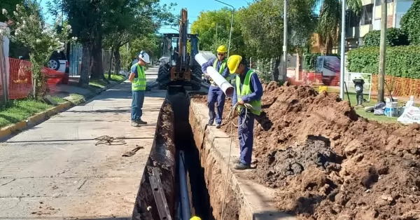 San Lorenzo: Aguas Santafesinas renueva la red en calle Colón 