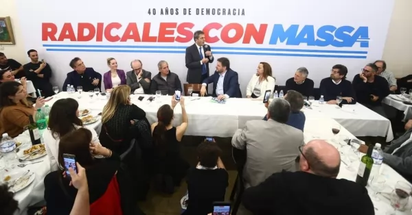 Radicales con Massa: un sector del radicalismo expresó su apoyo para el balotaje con un particular canto