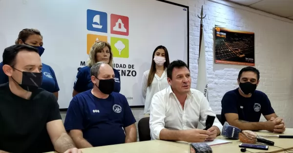 Raimundo entregó 1 millón de pesos a los Bomberos Voluntarios para la compra del autobomba