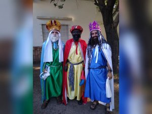 Juntan golosinas para hacer el recorrido de los Reyes Magos por Capitán Bermúdez