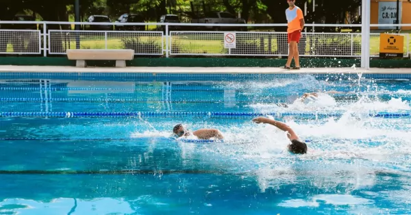 San Lorenzo: abrió la inscripción para la escuela de natación del Polideportivo Municipal