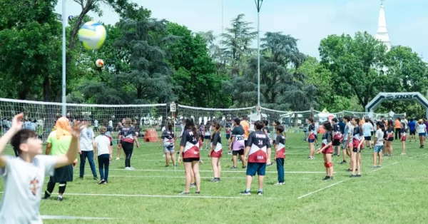 San Lorenzo: miles de chicos practicaron deportes en la primera edición de Jugarte, un encuentro inédito para la región