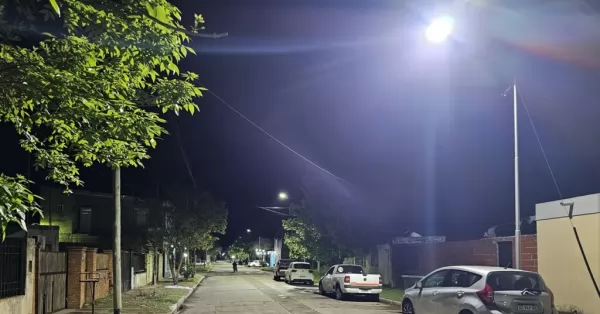 San Lorenzo: el municipio completó con luces led la totalidad del barrio Capitán Bermúdez 