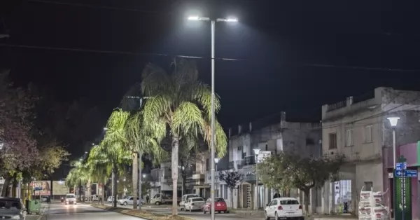 San Lorenzo: el municipio colocó luces led en importante tramo de bulevar Oroño