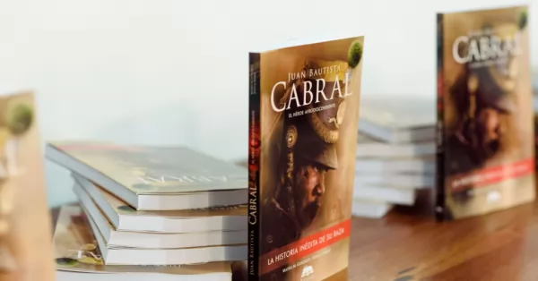 San Lorenzo inició el mes sanmartiniano con la presentación del libro “Juan Bautista Cabral, el héroe afrodescendiente”