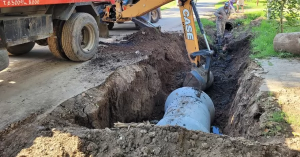 San Lorenzo: avanza obra de entubado de zanjas en el sector de barrio Norte