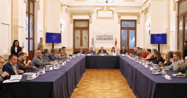 Perotti se reunió con legisladores para informar el acuerdo con Nación por la deuda de coparticipación