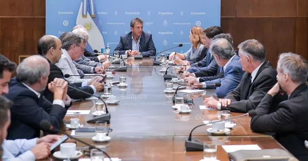 Massa se reunió con gobernadores peronistas para garantizar el pago de sueldos y aguinaldos