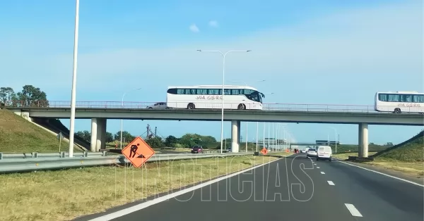 Tercer carril en la Autopista: comienzan a trabajar en el tramo entre Fray Luis Beltrán y San Lorenzo  