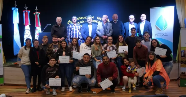 Timbúes: primeros egresados de los cursos de Aposgran y Asaga recibieron sus diplomas