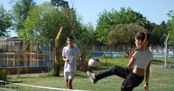 Puerto San Martín organizará un torneo de fútbol tenis 