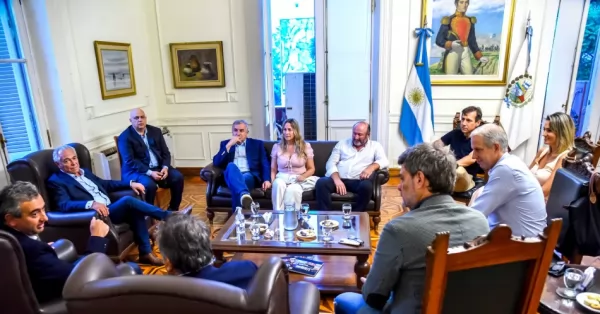 Partidos opositores emitieron documento conjunto contra las retenciones y asoma con más fuerza el frente de frentes