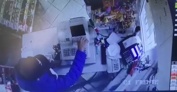 Bermúdez: entró a robar, no pudo abrir la caja registradora y se llevó 10 mil pesos de cambio