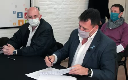 San Lorenzo firmó el convenio para la construcción de cloacas en barrio Bouchard