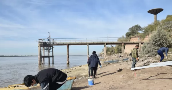 Organizan jornada de limpieza de la costa en Fray Luis Beltrán