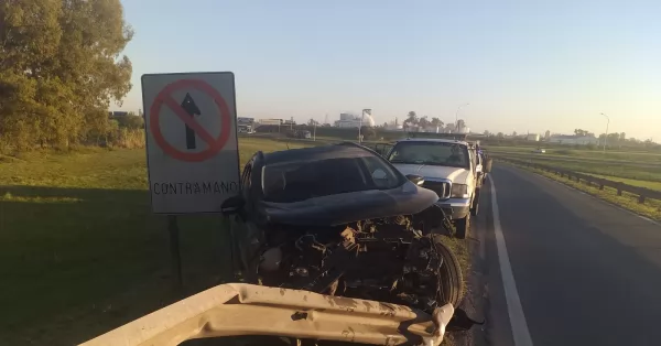 Un hombre se chocó un guardarraíl en la autopista 