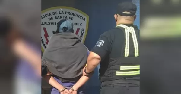 Tenía pedido de captura por drogas y fue detenido mientras caminaba por Capitán Bermúdez