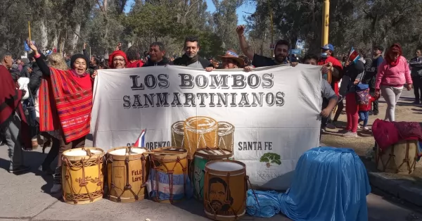 San Lorenzo: Los Bombos Sanmartinianos presentes en la Marcha de los Bombos en Santiago del Estero