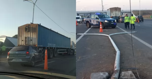 Un auto se metió abajo de un camión en el acceso a la autopista Rosario - Santa Fe