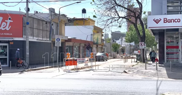 La obra de renovación de colectora cloacal de calle San Juan al 500 beneficiará a 110 vecinos y vecinas