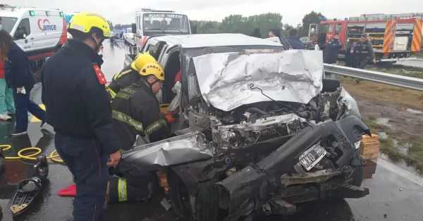 Un muerto y varios heridos tras un accidente en Autopista Rosario Santa Fe