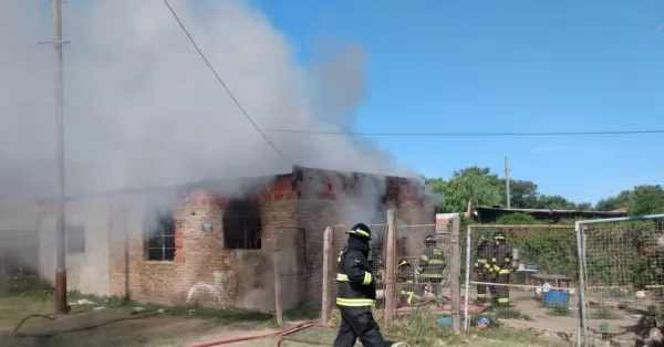 Una familia de San Lorenzo perdió todo tras el incendio de su vivienda