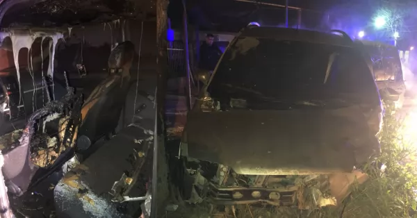 Se incendió un auto que estaba abandonado en la puerta de una vivienda de San Lorenzo