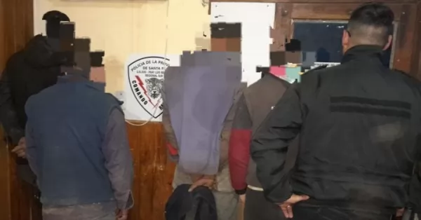 Cuatro detenidos en la planta de Ar Zinc mientras cavaban un pozo