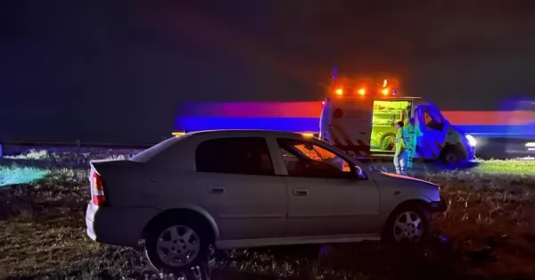 Intentó esquivar una moto sin luces y despistó en la Autopista Rosario - Córdoba