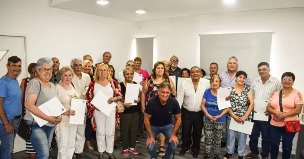 Jubilados de Capitán Bermúdez fueron eximidos de pagar tasas municipales
