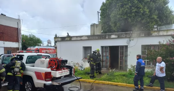 Se incendió un colchón en el interior del hospital de San Lorenzo