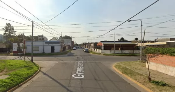 San Lorenzo: intentaron meterse a un auto para robar las pertenencias mientras circulaba