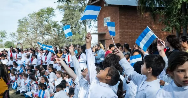 Día de la bandera: estudiantes santafesinos recorren las postas del camino de Belgrano y pasarán por San Lorenzo