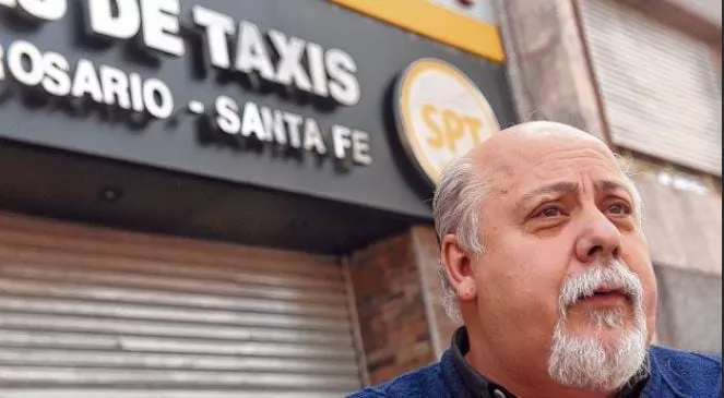 Choferes de taxis salieron a bancar nuevas modalidades de pago y el último aumento de tarifa