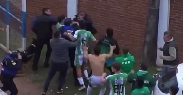 Escándalo en el Federal A: Unión de Sunchales descendió y se desató una pelea entre jugadores e hinchas 