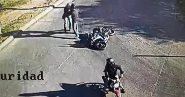 Motochorros intentaron robar a un policía retirado y mató a uno de los delincuentes