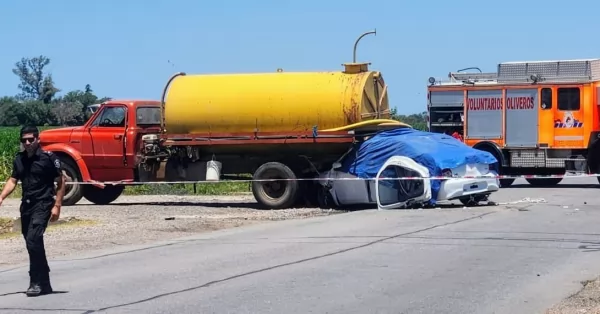 Accidente fatal en la ruta 11: dos mujeres fallecieron y un bebé resultó herido en un choque entren un auto y un camión