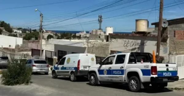 Femicidio en Comodoro Rivadavia: asesinó a su pareja y se quitó la vida frente a sus hijos