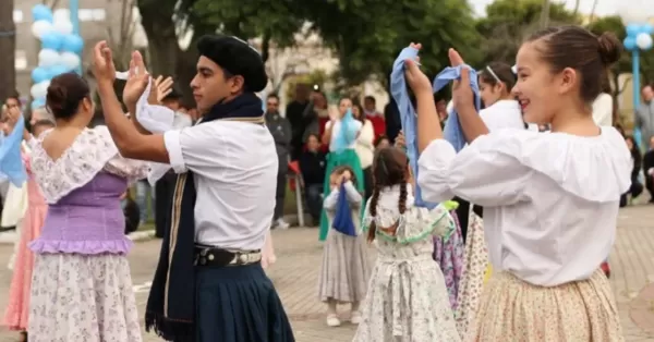 Rosario celebra el 9 de julio con una gran fiesta popular y desfile en el Parque Independencia 