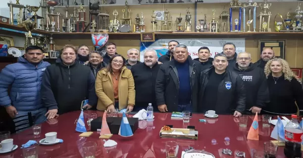 Más de 800 dirigentes deportivos se reunieron en Yupanqui junto al presidente de la AFA bajo la consigna “Los clubes no se venden, los clubes se defienden”