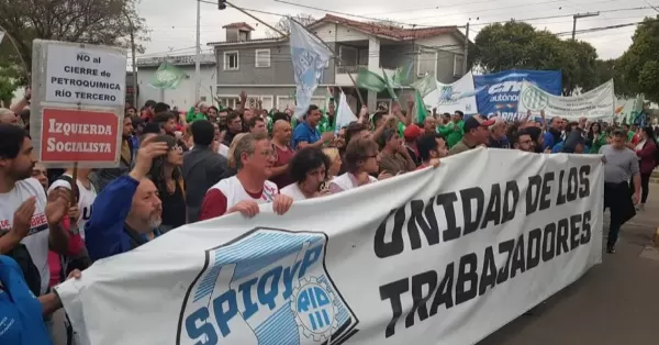 Petroquímica Río Tercero ejecutó 125 despidos y el gremio Químico declaró paro total