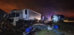 Baradero: multiple accidente con camiones en ruta 9 sentido Rosario