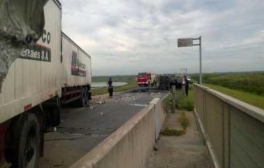 Accidente fatal en el puente Rosario - Victoria