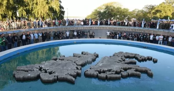 Vigilia por Malvinas en Rosario: música y memoria en el Parque a la Bandera