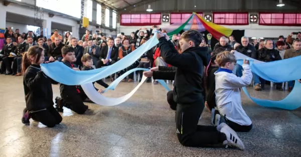 San Lorenzo celebró el 208° aniversario de la declaración de la Independencia Nacional