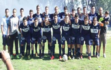 En el primer duelo de campeones, Alba venció a Totoras Juniors