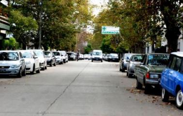 Aprobaron el estacionamiento doble mano en el centro de San Lorenzo