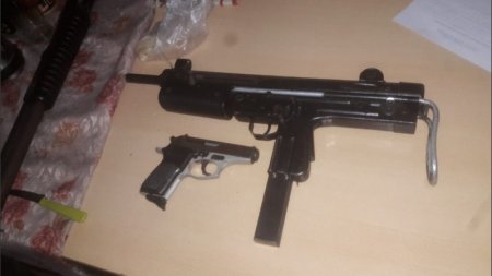 Rosario: tenía una ametralladora FMK3 y una pistola en su casa